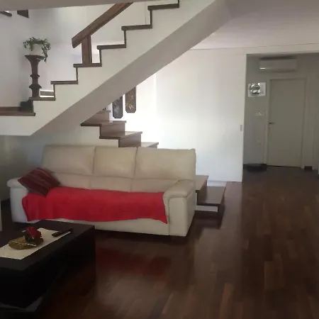 Lodge Aritsts Refuge -Loft Space House